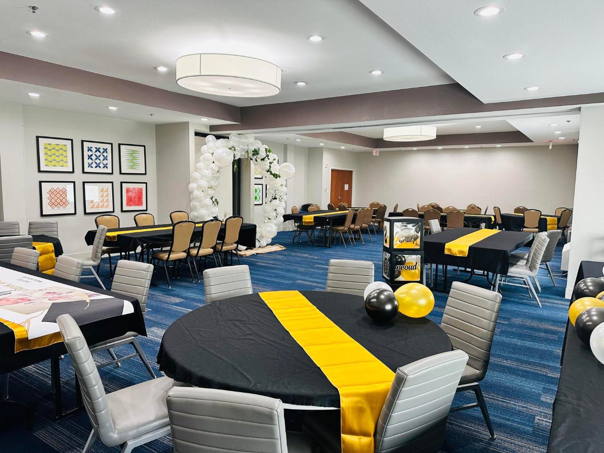 Holiday Inn Express Hotel & Suites Mansfield By Ihg Buitenkant foto
